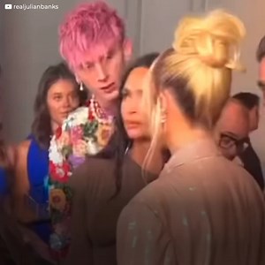 1.2K views · 13 reactions | Iniwan ni Megan Fox ang kanyang asawa para makipagrelasyon sa rocker na Machine Gun Kelly. Ngunit pagkatapos ay napagtanto niya na siya ay naglalaro ng apoy, at ang kanyang "pakikipagsapalaran" ay magtatapos sa pinakamasamang paraan kung hindi siya gagawa ng isang bagay... | Mga Idolo | Facebook