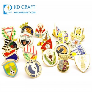 [Hot Item] Custom Metal Team Soccer Club Lapel Pin Athletic Logo Gold Plated Hard Enamel Spanish Wholesale Football Pin Badges