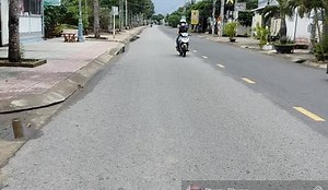 Bán gấp lô đất ngay trường Tiểu Học Nguyễn Huệ, Rạch Gía, Kiên Giang, DT 100m2, SHR