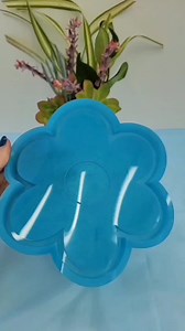 164K views · 3K reactions | Coral Dotted Daisy resin tray #artreel #resintray #daisy | Resinista | Facebook