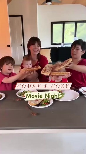 Hannah Williams' trick for an exciting Friday family night: Stouffer's French Bread Pizza and a movie! Video created with Hannah Williams | Stouffer’s