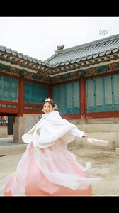 312K views · 20K reactions | Giving Joseon-era noble family energy  hanbok strolls at Gyeongbokgung Palace ☺️ #DailyDoseOfHeaven #niceprintphotography | Heaven Peralejo | Facebook