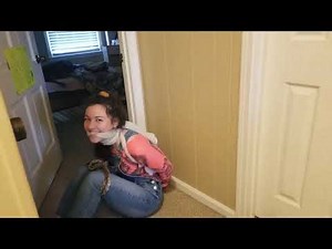 Sister Challenge Escape!! 😜 Scarf Kidnap challenge