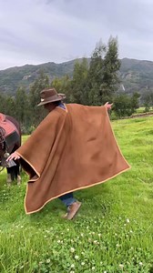 CHELA EN MANO UN EXITO EN TIK TOK #Contactos_999975651 #LaJaranaElegante #PisleoProducciones #ElegantesOficial | Emerson Ayala