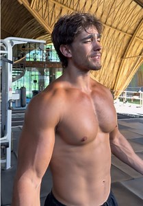 Master Bicep Curls: Supinate for Max Contraction