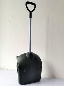[Hot Item] Durable Easy Storage Enclosed Plastic Dust Pan Standing Upright Sweep Set