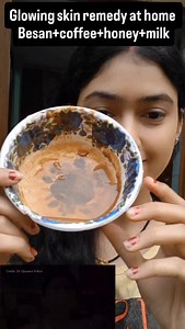 Instant Glow Face Pack Revealed✨ Besan Coffee Powder Honey Milk = Ek hi pack me brightening, tan removal, soft skin aur natural glow! Agar skin dull ho rahi hai, texture rough hai ya makeup-free glow chahiye… ye combo literally SKIN TRANSFORMER hai 💛✨ 🌼 WHY THIS PACK WORKS • Besan – Deep cleanse tan remove • Coffee – Brightening smooth texture • Honey – Hydration softness • Milk – Natural glow booster 💛 RESULTS ✓ Instant glow ✓ Baby-soft skin ✓ Tan fade ✓ Even tone ✓ Pores clean 🧴 HOW TO USE