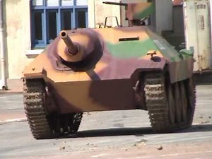 German Hetzer tank 2004