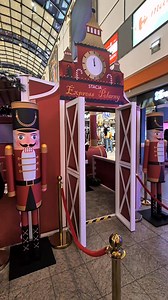 Magiczny interaktywny renifer* & Express na Biegun Polarny 🎅☃️🥳 Saniami? Expressem? Byle czym, byle do 🎅🤶🧑‍🎄 🤗 [Pasaż Grunwaldzki & Galeria Dominikańska] * renifera giganta 'ożywiamy' czerwonym przyciskiem i... startujemy! 😁 #swietaWRO | Wrocław