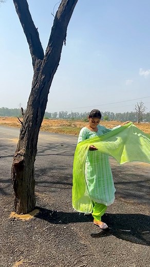 Phull te khushbo🕊️🪷 #ghotraroop #punjabigirl #foryoupage #foryou #trending #viralreels #reelitfeelit #fyp | ghotra_roop