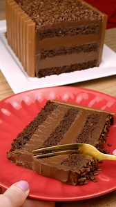 613K views · 14K reactions | Aprenda a preparar um bolo de Kit Kat delicioso, cremoso e cheio de chocolate! ✨ Perfeito para festas, sobremesas ou aquele momento doce que todos vão adorar. #BoloDeKitKat #SobremesaDeliciosa #ReceitaFácil | Cook'n Enjoy | Facebook