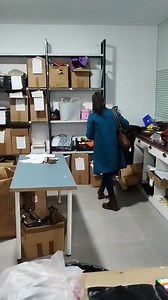 12K views · 156 reactions | Chegar ao trabalho com esta alegria as encomendas vão voar  | Outlet shoes | Facebook