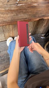 23K views · 20K reactions | Honor magicv5 full-cover wristband leather case, who knows it, it is really easy to use! Unlock various postures and easily operate the large screen #magicv5 #Honormagicv5 mobile phone case | Tech way | Facebook