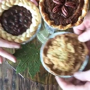 Don't Miss Out!! 🌱 😋 GBK's Thanks Living Dinner 🍴 Click Below 👇 & Sign up Now!! 👉 bit.ly/ThanksLivingDinner 👈 | Green Bar & Kitchen