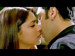 Ranbir Kapoor and Deepika Padukone's liplock is intense in Tamasha