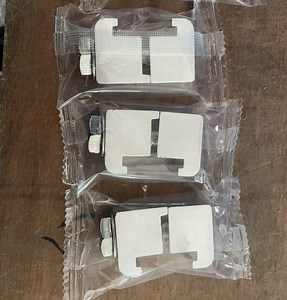 [Hot Item] M8 M12 M16 Stainless Steel Vacuum Clamps Flange Pipe Fittings ISO Double Claw Clamps