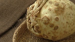 Panier avec une grosse tête de : vidéo de stock (100 % libre de droit) 27181243 | Shutterstock