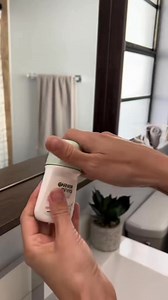 Beach hack! #beach #sunscreen #sunscreeneveryday #momhacks #lifehacks | Ollie Hacks