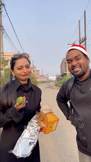 I Became Santa & Gave Free Food to Strangers 🎅🍔#shorts #challenge #foodchallenge