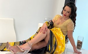 Big Ass Indian MILF in Saree fucked hard by Devar