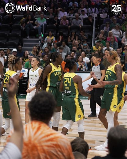 Can't stop Gold Mamba 😤 This Jewell and-1 from last night is your WaFd Bank Taking it to the Bank Play of the Game! | Seattle Storm