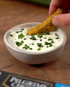 Get your side dish hustle on with these Cheddar Courgette Fries. Very simple to make and extremely scrummy to eat. Recipe below! 👇 50g Pilgrims Choice Extra Mature 3 courgettes 2 eggs 3 tbsp milk 100g Cornflakes 1tsp Thyme 1tsp Oregano 2tsp Garlic Powder 1/2tsp Ground Pepper Slice your courgettes into matchsticks, toss in egg and your cornflake mixture (cornflakes, thyme, oregano garlic powder, salt and pepper), bake for 20 minutes and 180c, turning halfway through. Save for later! | Pilgrims C