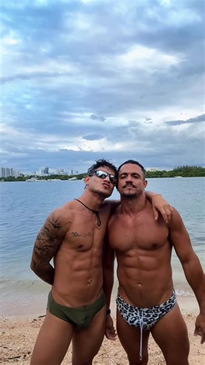 Dany Alberto Santamaria Juvier on Instagram: "Sabías que hay una islita llena de raccoons en miami?? 😍"