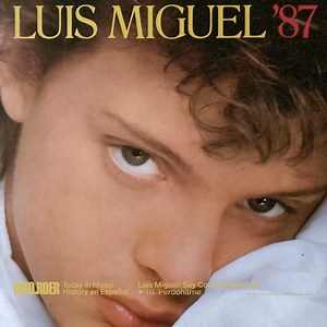 Un día como hoy, 15 de Julio de1987, fue lanzado el quinto álbum de #LuisMiguel: Soy como quiero ser. Fue en el año 1986, en España, donde Luis Miguel y Calderón cerraron el nuevo trato que incluiría tres discos producidos por el español. Fue en ese momento cuando el cantante realmente se convirtió en Luis Miguel al preparar, hace tres décadas, el disco que transformaría su carrera: "Soy como quiero ser", publicado en julio de 1987. El disco, que tuvo como primer gran cambio la elección de los e