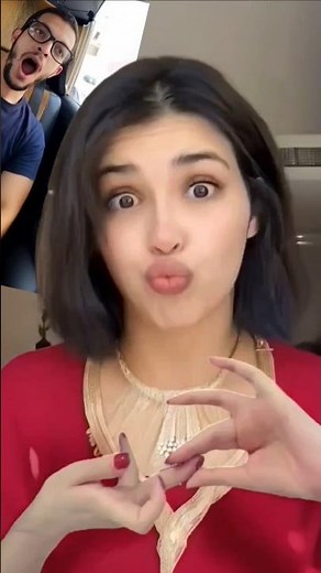 The bright smile. 😂✨"