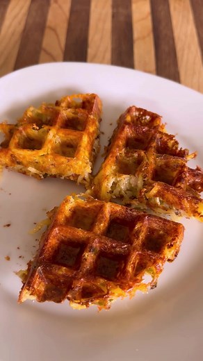 Easy Breakfast: Homemade Hashbrown Waffle! #hashbrowns, #potato, #breakfast, #wafflehashbrowns | Lutong Marisyu