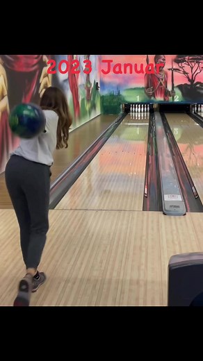 1.6M views · 1K reactions | Little throwback last year January with the ebonite Stinger on the Lanes #bowling #gobowling #letsmakebowlingfamous #germanbowlinggirl #nataliegroll #bowlersoffacebook #femalebowler #fyp #bowlingpractice #tenpinbowling | Bowling Fanpage Natalie | Facebook