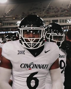 1.1K views · 54 reactions | Jordan Young PBU ➡️ Dorian Jones INT #Bearcats | Cincinnati Bearcats Football | Facebook