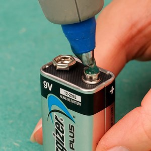 Syringe And Battery Can Burn Wood! | DeMilked