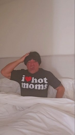 Showtime tonight 🫵 Get those last-minute tickets 🎟 @giuseppeandlion Bring your mom 👩 🤣 #comedy #comedyshow #naplesflorida #naples#fl#florida#swfl #mom#moms #female #fun #ilovehotmoms#instadaily #goodmorning #sunshine #bed #insta | The Boston Guido