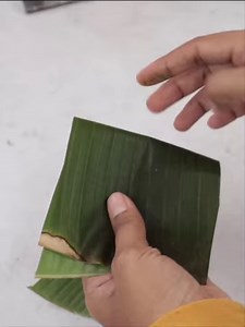 Jajanan pasar yang ga lekang oleh jaman kue apem tepung beras dan tips bikin takir daun pisang | Resep Masakan