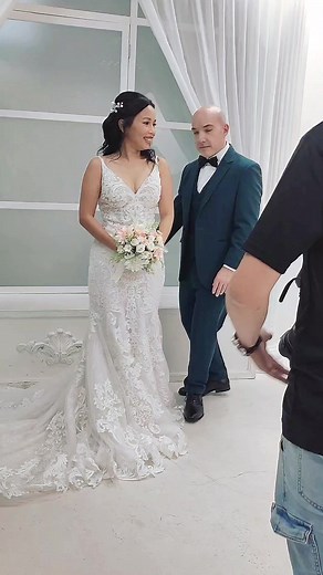 We had the pleasure of doing a pre-wedding photoshoot session for the lovely couple and it was so fun capturing memories for them. Thank you for choosing us! #brides #weddings #prewedding #memories #funtime #sgbridal | Yikeshu Photography Studio