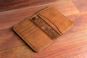 Choosing a Leather Card Holder You’ll Love