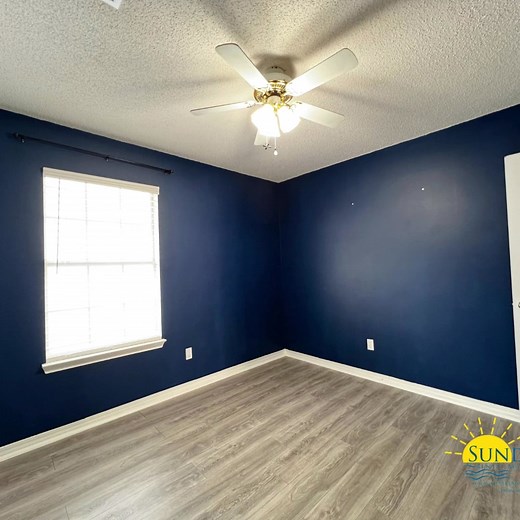 🔥 PRICE DROP! Now Only $2,350/Month! 🔥 Your dream home in Shalimar just got even better! ✨ This stunning 3-bedroom, 2-bathroom home is perfectly located on a peaceful cul-de-sac, offering both comfort and convenience. 🏡 Property Highlights: 🚗 Spacious 2-car garage extra driveway parking ❄️ Electric AC, heating & water heater for year-round comfort 🔥 Cozy electric fireplace insert in the living room 🍽️ Chef’s Kitchen: Stainless steel appliances, electric stove/oven, refrigerator with ice ma