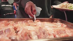 Chompin’ in The Swamp! 🥩 🍤 🍽 #GoGators | Florida Gators Football