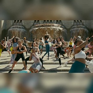 Modelo angolana em destaque na campanha do novo lançamento da Nike A modelo angolana Yanessa Gomes, residente em Portugal, participou recentemente na abertura de uma campanha promocional da nova colecção feminina de leggings da Internacional marca desportiva, Nike. A proposta surgiu através da agência em que Yanessa faz parte, após ter passado por um casting. 📸cedida 🎥cedido | ANGORUSSIA