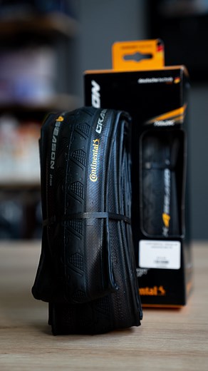 Arrancamos serie: Caro vs Barato 💸 Hoy: llantas 🚴‍♂️ Aquí no hay discusión: ¡vale la pena invertir! ✅ La bici se siente más suave, segura y duradera. Ejemplo: Continental 4Season 💪 Resistentes a pinchazos 🛣 Grip increíble 📆 Pueden durar 1 año para un amateur ¿Y tú? ¿Prefieres gama alta o algo más económico? 🤔 Te leemos 👇 📍 Huma Bike — Av. Eloy Alfaro y Gaspar de Villarroel, Quito 📲 096 335 9881 | Huma Bike Tools