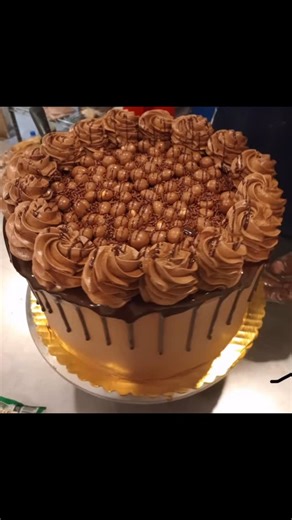 Chocolate Lovers Cake - our Triple Pleasure Chocolate Cake is so flexible 😋😋😋😋 📱 876-289-2379 | Chocolate Dreams