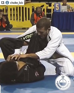 Awesome choke from the Lasso/DLR Guard, by Jamil Taylor. @Choke_lab | MMA Leech
