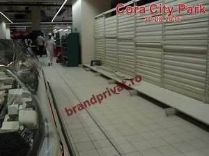 Cora City Park la final de sezon estival. Un hypermarket perfect functional din punctul de vedere al conducerii Cora Romania. Va reusi oare retailerul sa recupereze vreodata pierderea de imagine suferita in cele aproape cinci luni cat a durat procesul de extindere? Va recomandam sa cititi si: Intr-un dispret total fata de consumator, Cora remodeleaza hypermarketul City Park http://www.brandprivat.ro/ro/noutati/Intr-un-dispret-total-fata-de-consumator-Cora-remodeleaza-hypermarketul-City-Park.html