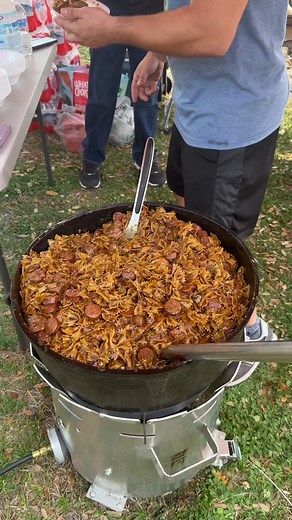 You wanna feed 100 people?! Dis how! 👊🏻 #pastalaya #cajun #comfortfood #mammogram #crucialcatch