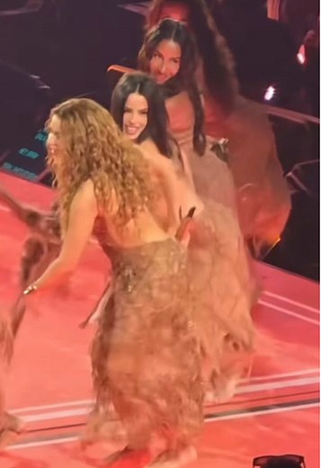 Shakira's Dance Moves: Las Mujeres Ya No Lloran