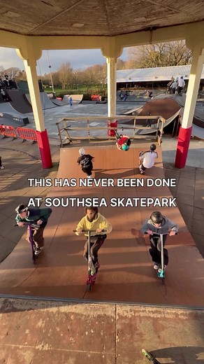 Absolute scenes today at @southseaskatepark scooter competition this has never been done for sure‼️🤯🔥 Very tight synchronised flair train with 6 people on our small Bandstand mini ramp! 🔥 。。。by @wadderzz @samrancee @joecrockettt @wamiejeir @isaaccjosee @tobs9119 。。。#southsea #skatepark #miniramp #scooter #fypage #reels #flair #train #synchronized | Southsea Skatepark