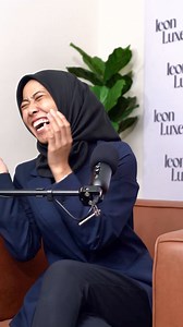 Jom kita skodeng pemilik lagu 'cumi cumi cumi' iaitu Nabila Razali. So, apa macam? Suka tak dengan beg beliau? #nabilarazali $iconluxe #skodeng #harga #luxury #bag | Muhammad Mirzan Johor