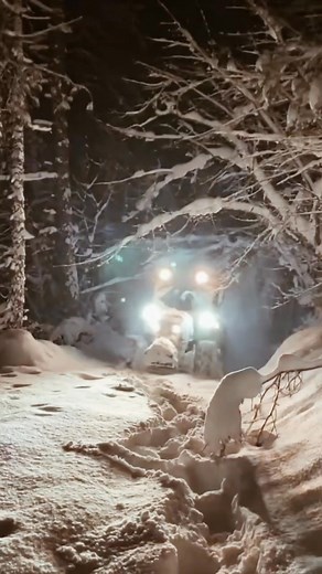 76K views · 181 reactions | Snow Clearance. . . #snow #winter #reels #snowremoval #truck #trucks #plow #clearance #plowing #cleaning #clean #city #cars #fbreels #reelsfb #reelsvideo #viralreels #fbreelsvideo #trendingreels #trend #reelsinstagram #uk #usa #usareels | Amad Trucks | Facebook