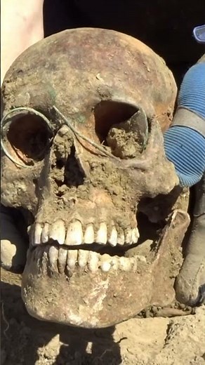 German soldier found still wearing glasses - WWII exhumations